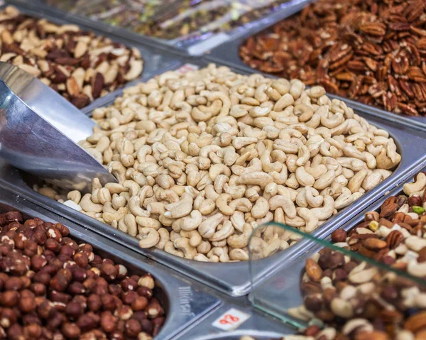 Marketteki lezzetli İsrail tatlıları