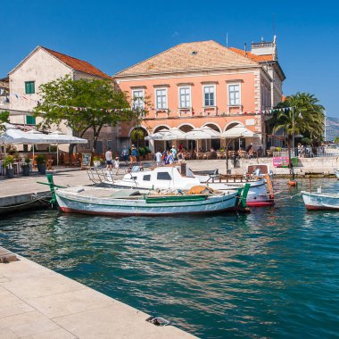 Hırvatistan 'ın Hvar adasında yer alan küçük bir kasaba olan Stari Grad, Ağustos 2016' da Stari Grad 'da görülüyor..