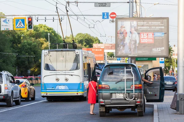 Almaty Kazakhstan Circa Hazi Ran 2017 Kazakistan Daki Kalabalık Almaty — Stok fotoğraf