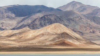 Tacikistan, Pamir 'deki Rangkul Gölü' nün güzel manzarası