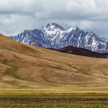 Tacikistan 'daki Pamir Dağları' nın güzel manzarası