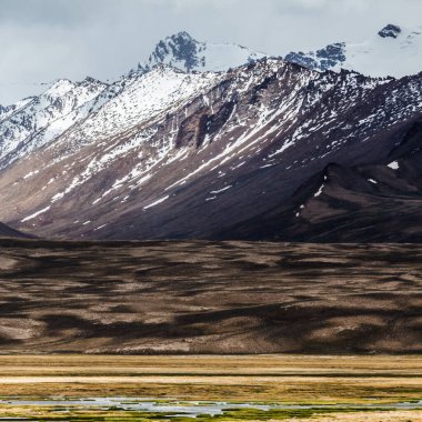 Tacikistan 'daki Pamir Dağları' nın güzel manzarası