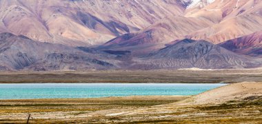 Tacikistan, Pamir 'deki Sasykkul gölünün güzel manzarası