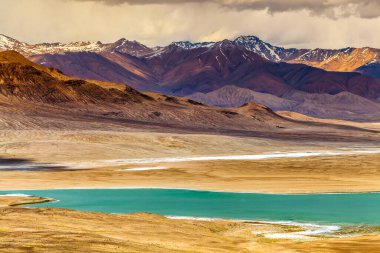 Tacikistan 'daki Pamir Dağları' nın güzel manzarası