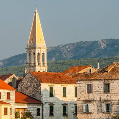 Hırvatistan 'ın Hvar adasında yer alan küçük bir kasaba olan Stari Grad manzarası.