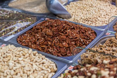 Marketteki lezzetli İsrail tatlıları