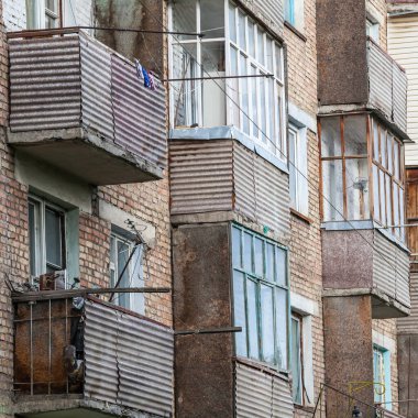 Karakol, Kırgızistan 'ın Kırgızistan' daki Issyk-Kul Gölü 'nün doğu ucu yakınlarındaki Kırgızistan' ın dördüncü büyük şehridir.