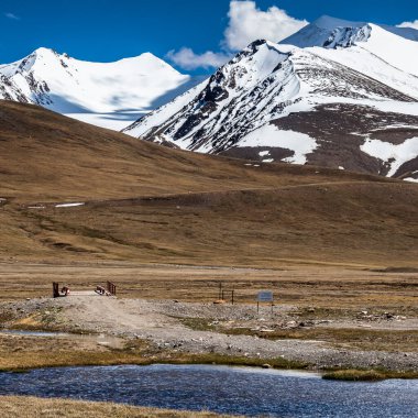 Kırgızistan 'ın Issyk Kul Bölgesinde Barskoon (Arabel) Syrts