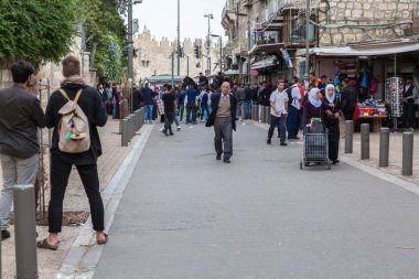 JERUSALEM, ISRAEL - CIRCA MAYIS 2018: Kudüs sokaklarının görünümü