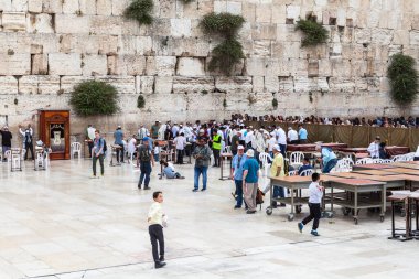JERUSALEM, ISRAEL - CIRCA MAYIS 2018: Kudüs 'teki Batı Duvarı manzarası, İsrail yaklaşık Mayıs 2018' de Kudüs 'te.