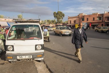 MARRAKECH, MOROCCO - CIRCA EPTEMBER 2014: Marakeş sokakları Eylül 2014 civarı Marakeş 'te.