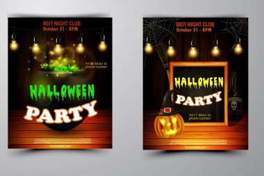 Cadılar Bayramı Partisi Davetiyesi ahşap duvar arka plan üzerinde