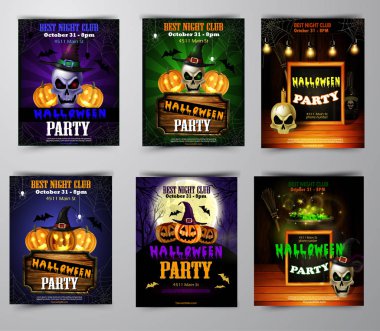 Cadılar Bayramı Partisi Davetiyesi ahşap duvar arka plan üzerinde