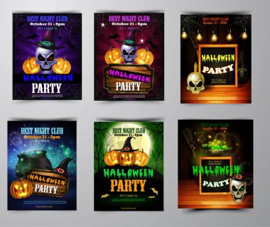 Cadılar Bayramı Partisi Davetiyesi ahşap duvar arka plan üzerinde