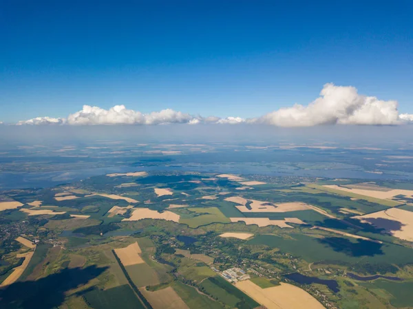 Flyger Molnen Över Jordbruksfälten Ukraina Flygflygning — Stockfoto