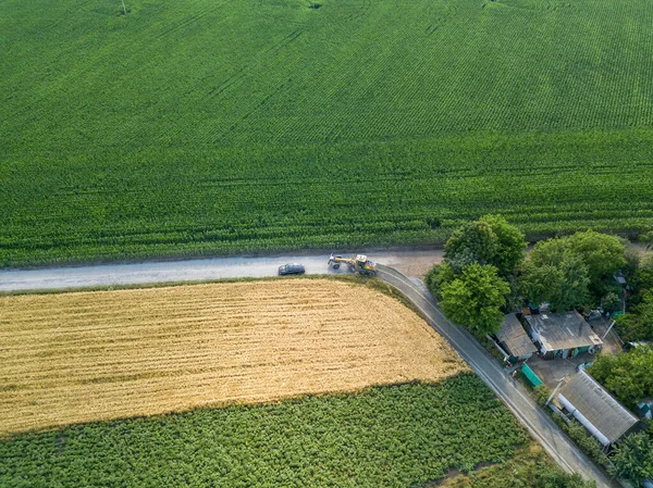 空中ドローンビュー ウクライナの田舎道 — ストック写真