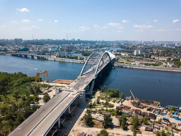 Kiev Dinyeper Nehri Üzerinde Bir Köprü Inşa Ediliyor Hava Aracı — Stok fotoğraf
