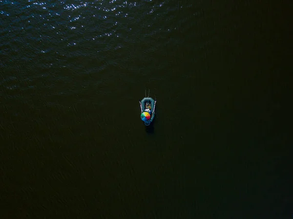 Vista Superior Del Dron Aerila Barco Pesca Agua — Foto de Stock