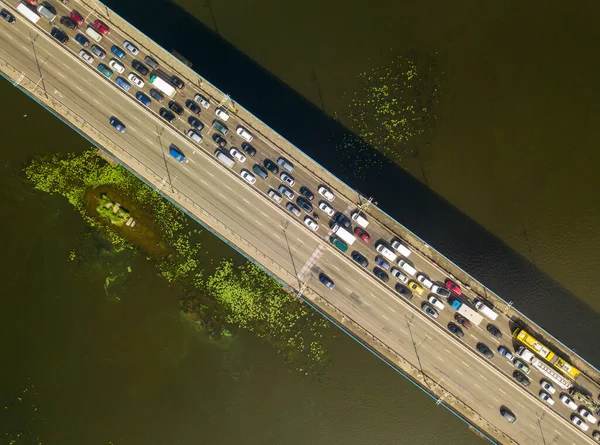 Flygdrönare Bilar Färdas Längs Norra Bron Över Floden Dnepr Kiev — Stockfoto