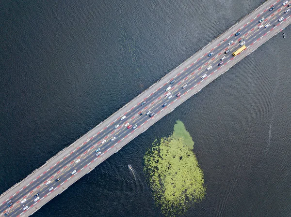 Luchtdrone Zicht Auto Rijden Paton Bridge Kiev — Stockfoto