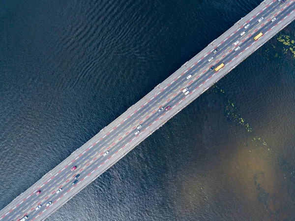 Luchtdrone Zicht Auto Rijden Paton Bridge Kiev — Stockfoto