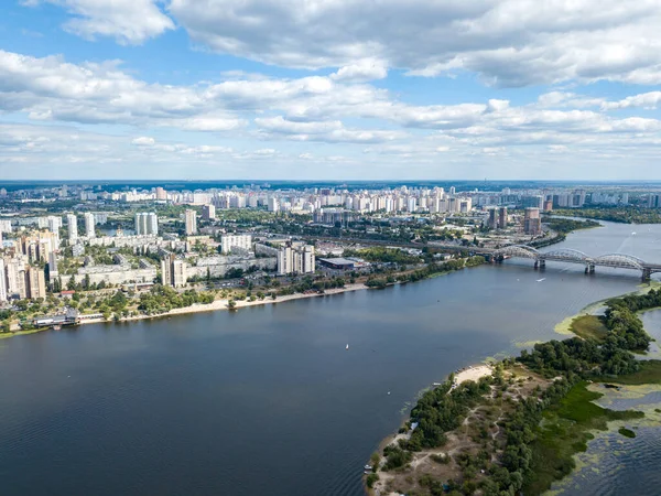 Kiev Deki Dinyeper Nehri Nin Insansız Hava Aracı Görüntüsü — Stok fotoğraf