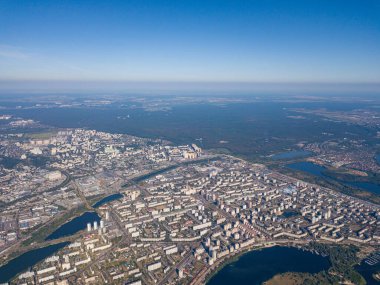 Dinyeper ve Kiev 'in yukarıdan görünüşü.