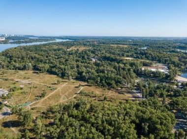 Ada manzaralı. Hava aracı görünümü.