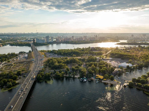 Flygdrönare Bilar Färdas Längs Norra Bron Över Dnepr Kiev — Stockfoto