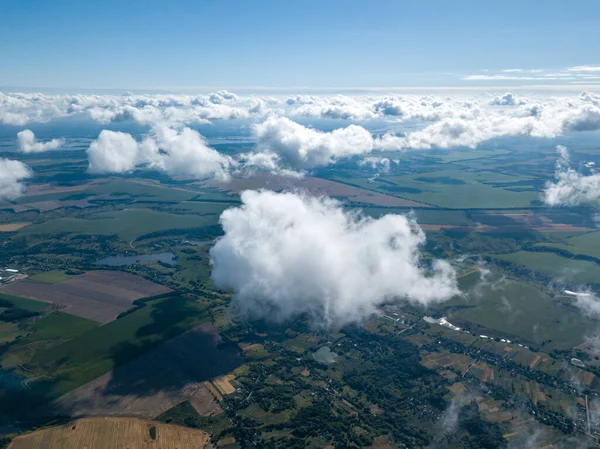 Vol Haut Dans Les Nuages Dessus Des Champs Agricoles — Photo