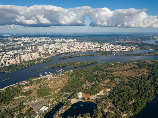 Hög Utsikt Över Floden Dnepr Kiev Ett Moln Över Staden — Stockfoto