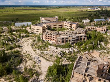 Hava aracı görüntüsü. Kiev 'deki şehir hastanesinin bitmemiş binası..