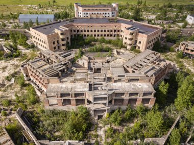 Hava aracı görüntüsü. Kiev 'deki şehir hastanesinin bitmemiş binası..