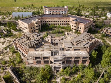 Hava aracı görüntüsü. Kiev 'deki şehir hastanesinin bitmemiş binası..
