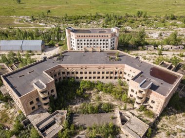 Hava aracı görüntüsü. Kiev 'deki şehir hastanesinin bitmemiş binası..