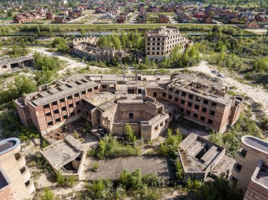 Hava aracı görüntüsü. Kiev 'deki şehir hastanesinin bitmemiş binası..