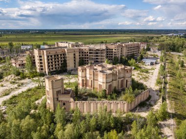 Hava aracı görüntüsü. Kiev 'deki şehir hastanesinin bitmemiş binası..