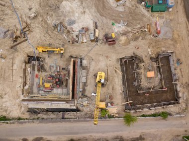 Hava görüntüsü. Kiev 'de inşaat halindeki köprü.