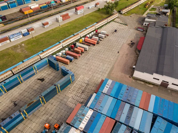 Contenedores Carga Multicolores Ferrocarril Vista Aérea Del Dron —  Fotos de Stock