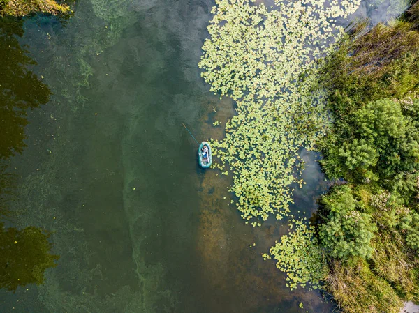 Aerial Drone View Fishing Boat Green Water Shore Algae Bloom — Stock Photo, Image