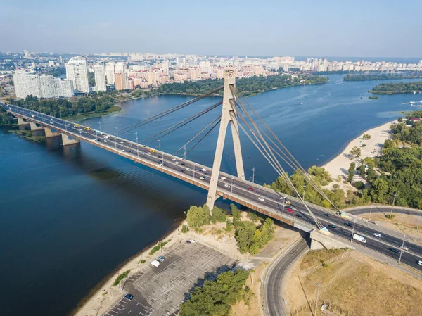 Αεροφωτογραφία Τηλεκατευθυνόμενου Βόρεια Γέφυρα Στο Κίεβο Και Ποταμός Δνείπερος Ένα — Φωτογραφία Αρχείου