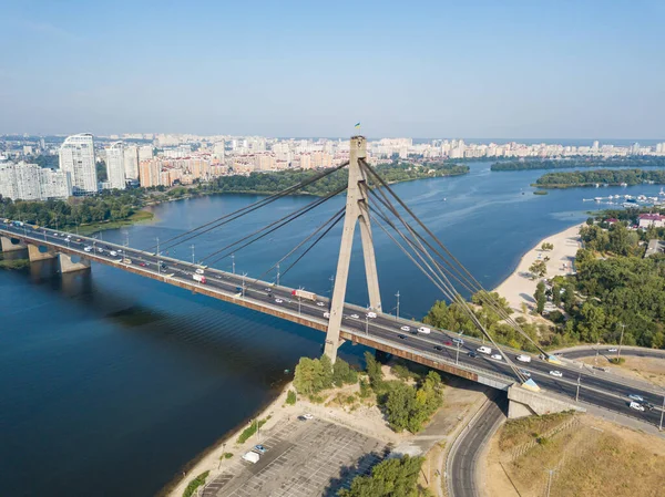 Flygdrönare Norra Bron Kiev Och Floden Dnepr Klar Sommarmorgon — Stockfoto