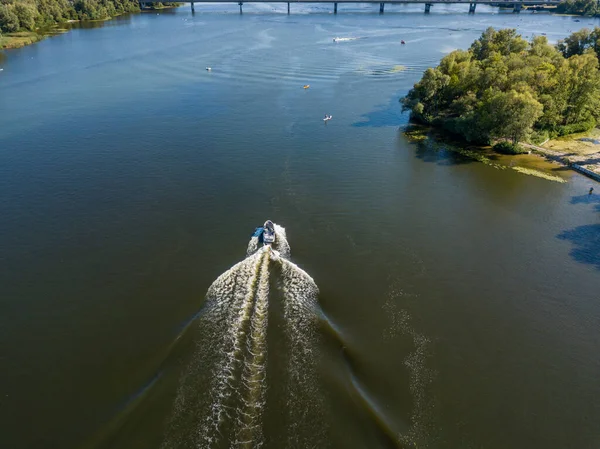 Barco Motor Rio Dnipro Dia Verão Claro Ensolarado Vista Aérea — Fotografia de Stock