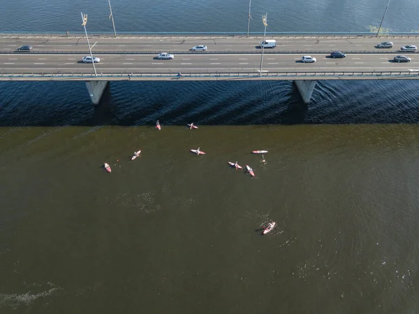 Вид Воздушного Беспилотника Каяки Мостом — стоковое фото