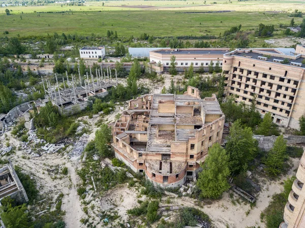 Hava aracı görüntüsü. Kiev 'deki şehir hastanesinin bitmemiş binası..