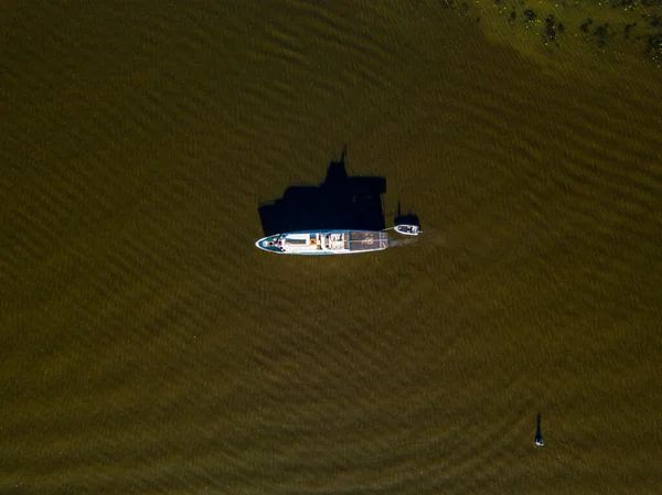 Vista Aérea Navio Água Rio — Fotografia de Stock