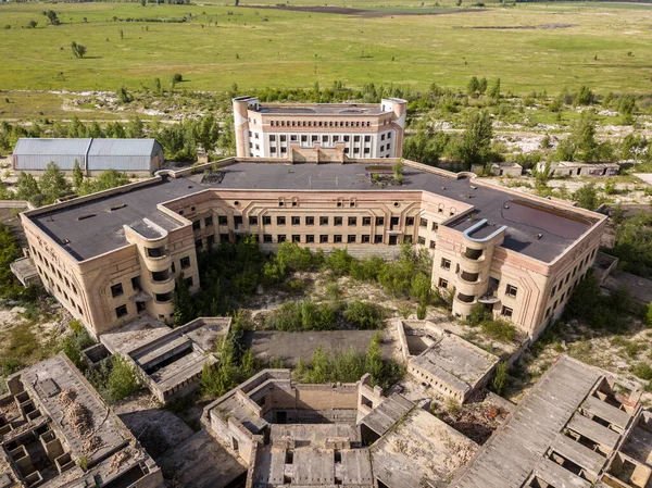 Hava aracı görüntüsü. Kiev 'deki şehir hastanesinin bitmemiş binası..