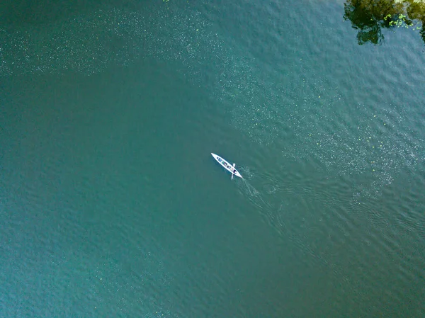 Kajaková Loď Zelené Vodě Řeky Dněpru Zobrazení Leteckých Dronů — Stock fotografie