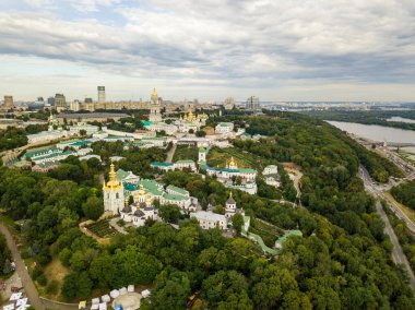 Hava aracı görüntüsü. Kiev-Pechersk Lavra