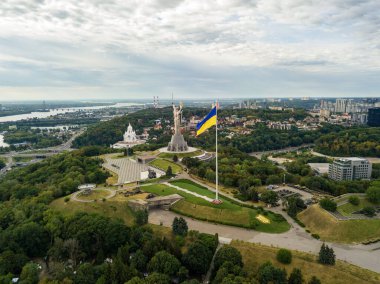 Kiev şehir manzarasının hava aracı görüntüsü.